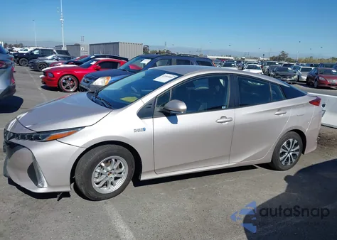 2021 Toyota Prius Prime Le z USA, uszkodzony, nr VIN JTDKAMFP6M3178419